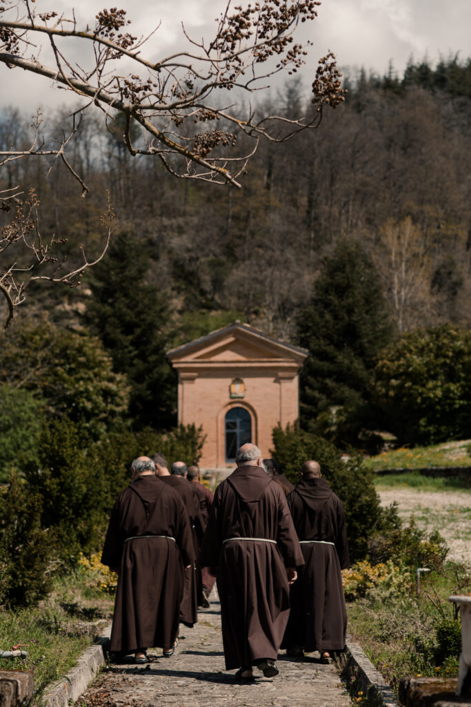 immagine-frati-di-contesto